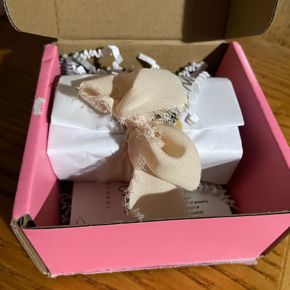 Teacher Style Box! This will include an outfit and accessories!